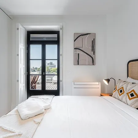 Guestready - Somebody's Story - C * Porto
